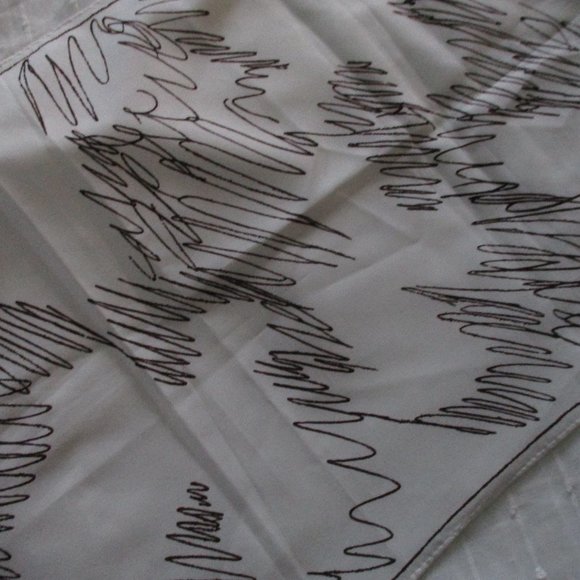 1960s MCM white & chocolate Vera Neumann scarf - Picture 5 of 8